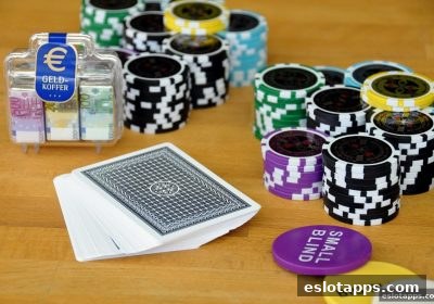 电子游戏软件教你：二十一点对局中的对手策略洞察与充值问题高效应对