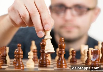 深度解析轮盘桥牌副牌管理：电子游戏软件带你掌握赢墩密码