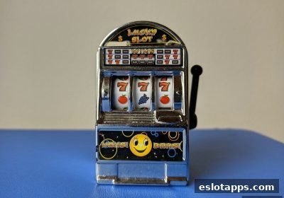 电子游戏软件中特殊符号的运作逻辑与滚球技巧的实战运用